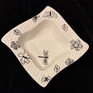 Roscher Elegant Black and White Firefly Ceramic Bowl